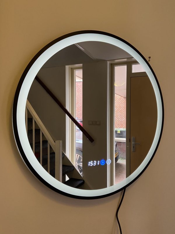 Moderne rond badkamer spiegel met LED verlichte rond-Melili Spiegel-LED spiegel-LED badkamer spiegel- 3 LED Verlichting Standen-Anti Condens - Met Klok - Mat Zwart-Smart spiegel 60cm rond- Smart LED badkamer spiegel - Afbeelding 8