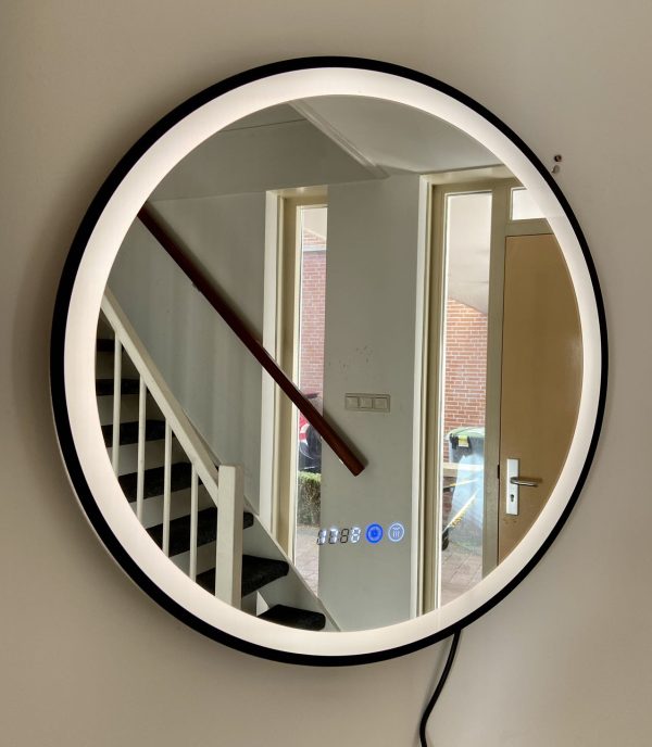 Moderne rond badkamer spiegel met LED verlichte rond-Melili Spiegel-LED spiegel-LED badkamer spiegel- 3 LED Verlichting Standen-Anti Condens - Met Klok - Mat Zwart-Smart spiegel 60cm rond- Smart LED badkamer spiegel - Afbeelding 9