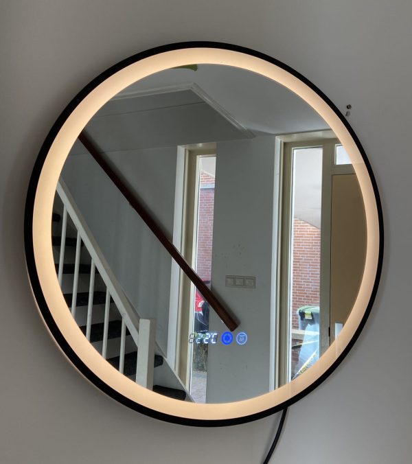 Moderne rond badkamer spiegel met LED verlichte rond-Melili Spiegel-LED spiegel-LED badkamer spiegel- 3 LED Verlichting Standen-Anti Condens - Met Klok - Mat Zwart-Smart spiegel 60cm rond- Smart LED badkamer spiegel - Afbeelding 10